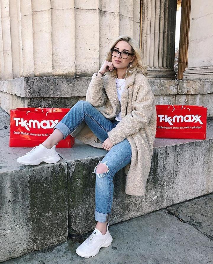 50 Chic Denim Outfit Ideas with Styling Tips