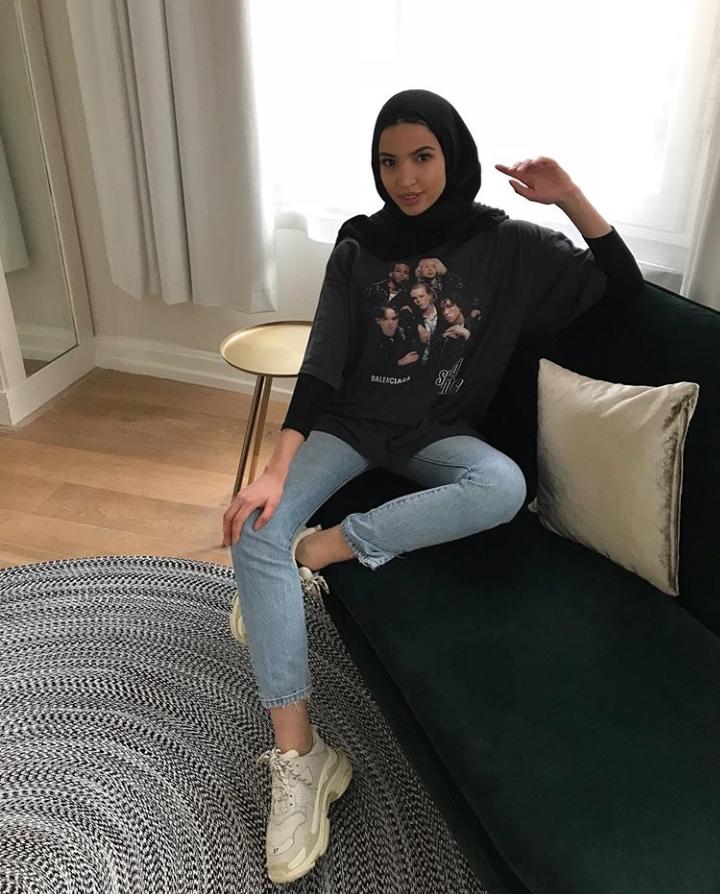 50 Chic Denim Outfit Ideas with Styling Tips