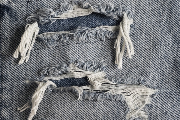 How to Choose the Perfect Level of Distressing for Your Jeans