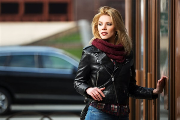 Monsoon Denim Looks: Water-Resistant Jeans & Rain Boots-2