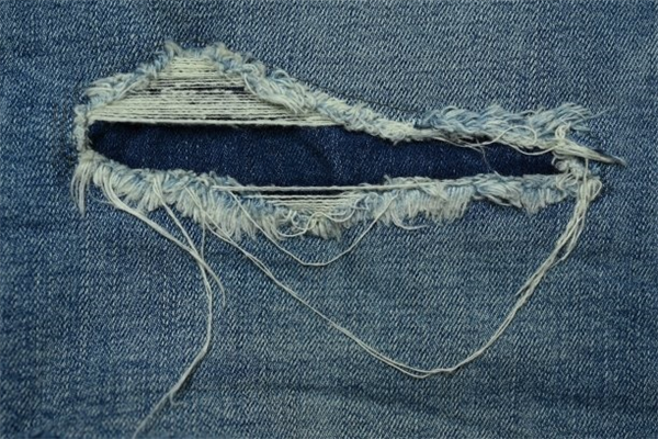 How to Style Your Distressed Denim Skirt for a Feminine Look