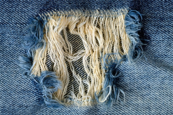 The Best Lightly Ripped Jeans for a Minimalist Wardrobe-3