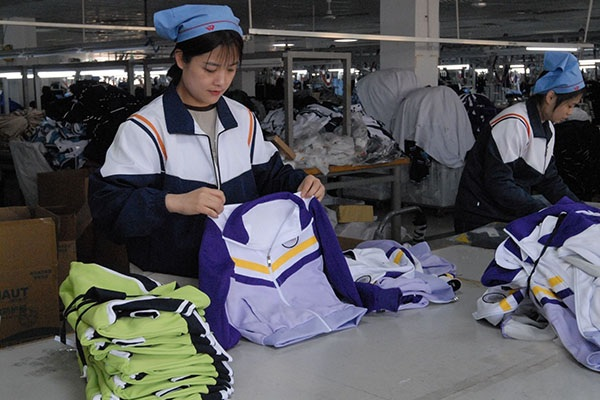 Flexible Denim Supplier for Custom Denim Uniforms and Team Wear