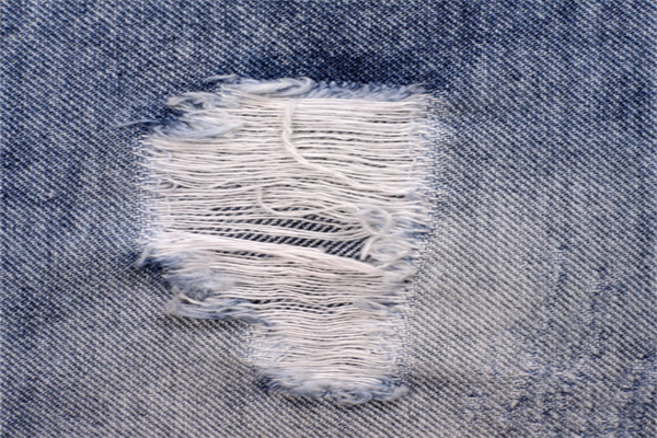 How to Rock Distressed Denim Dresses for a Casual Yet Stylish Look-2