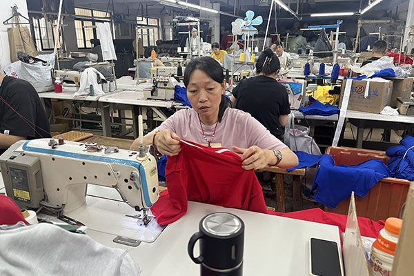 Professional Denim Apparel Supplier for High Fashion Runway Shows