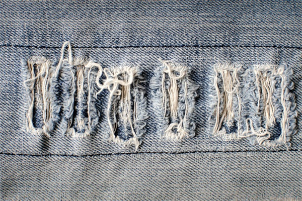 Why Frayed Denim is a MustHave for a Relaxed Outfit-2