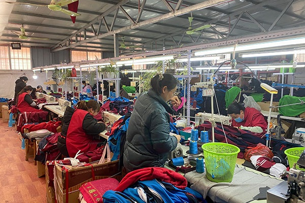 Reliable Denim Wear Supplier for Boutiques and Department Stores