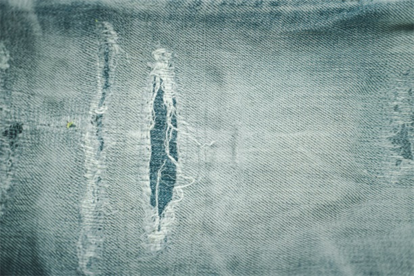 Why Frayed Hem Jeans Are a MustHave in Your Denim Collection-3