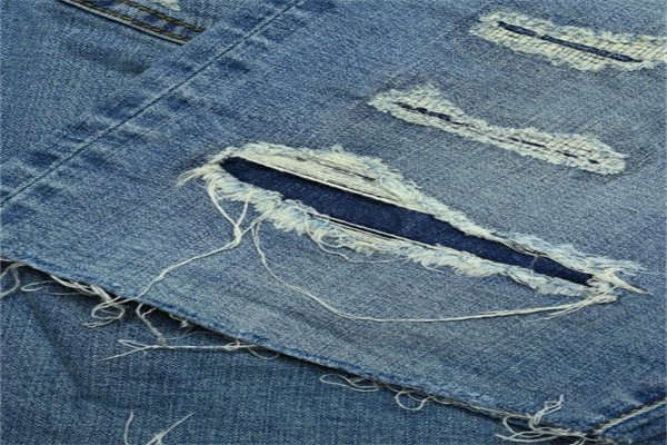 Why Ripped Knee Jeans Are a Classic in Distressed Denim Fashion