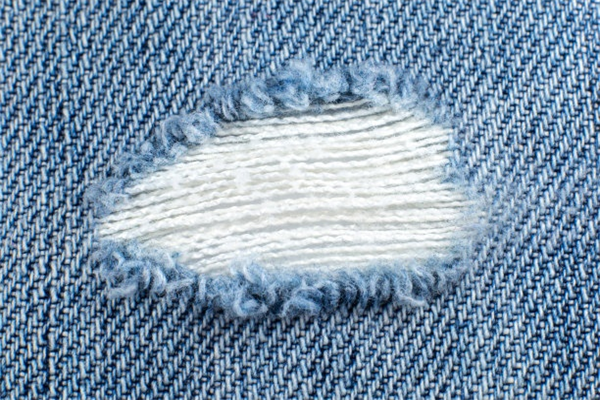 Why Custom Worn Denim Shorts Are Perfect for Beachwear