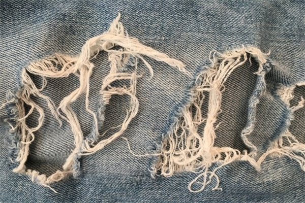 Why Custom Ripped Denim is the Best Way to Stand Out