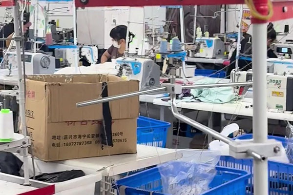 Durable Jeans Factory Offering Anti Fade and Anti Shrink Technology