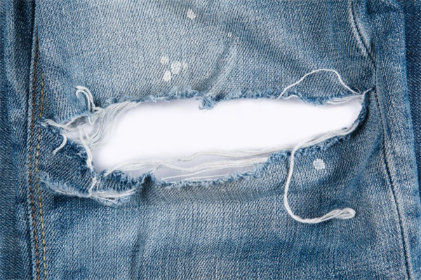 How to Achieve a Chic Look with Lightly Distressed Denim