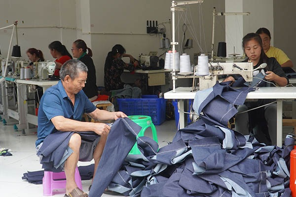 Trusted Denim Wear Manufacturer for Workwear and Casual Fashion