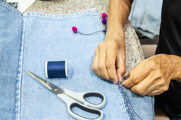 Made-to-Order Jeans:Select Every Detail from Pocket Design to Hem Length