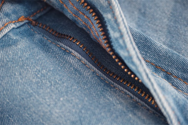 Family Reunion Custom Denim:Matching Outfits with Generational Styles