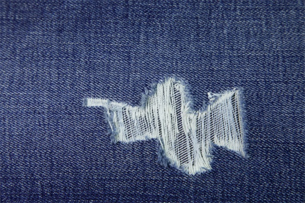 Why Frayed Denim is a MustHave for a Relaxed Outfit-3