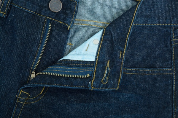 Racing Stripe Custom Denim:Speed-Inspired Pinstripes & Checkered Flags