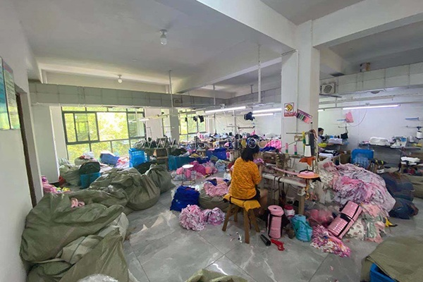 Innovative Denim Garment Factory with Creative Design Team
