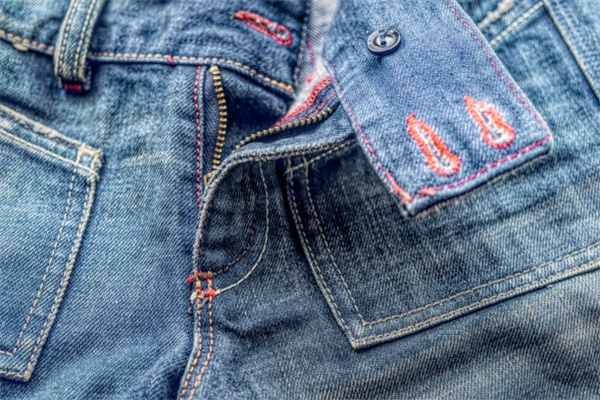 Air Traffic Controller Jeans:High-Visibility Accents for Ramp Safety