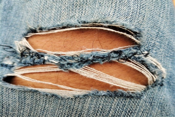Why Frayed Hem Jeans Are a MustHave in Your Denim Collection