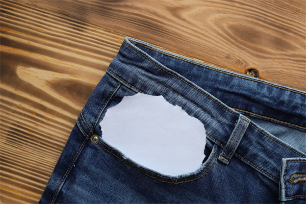 Custom Denim Tearing And Sanding Processes For Modern Trends-2