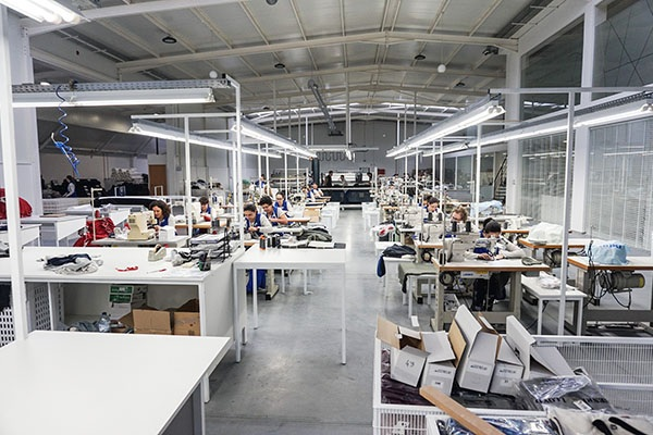 Global Denim Garment Supplier with Local Warehouses Worldwide