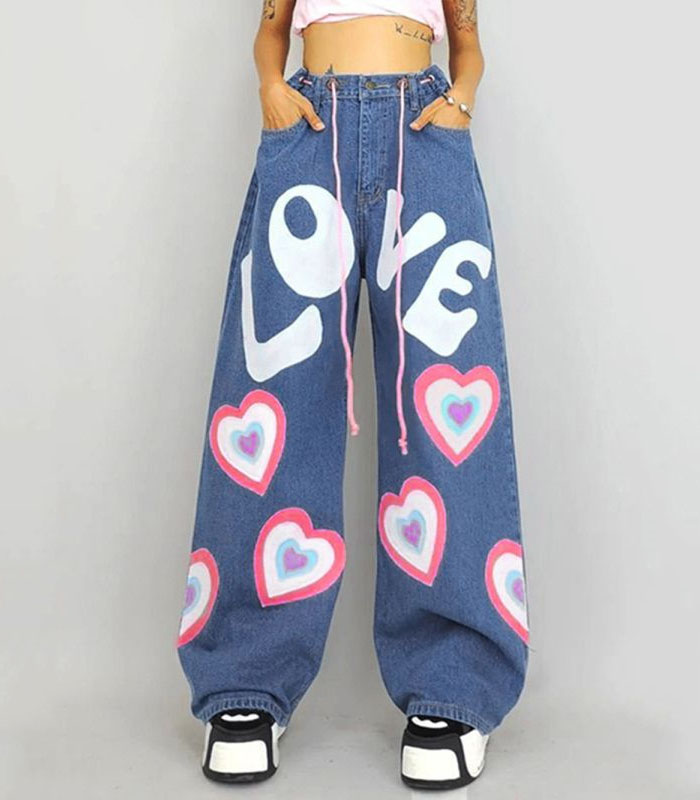 Women's Contrasting Color Heart Graffiti Print Loose Jeans