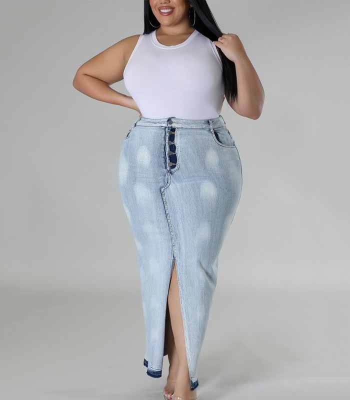 Plus Size Stylish Denim Skirt for Casual Outings.