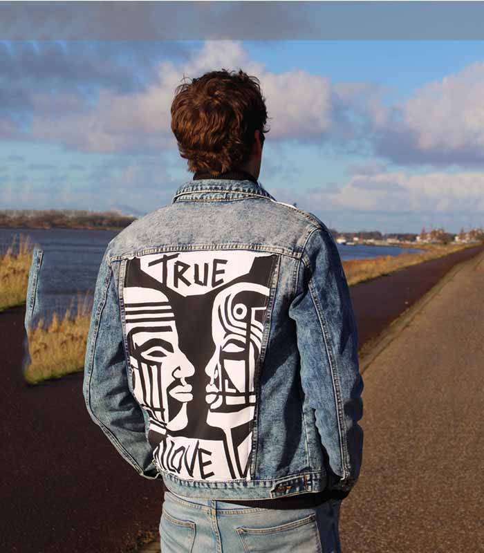 oversized denim jackets combineren artistieke flair met moeiteloze stijl
