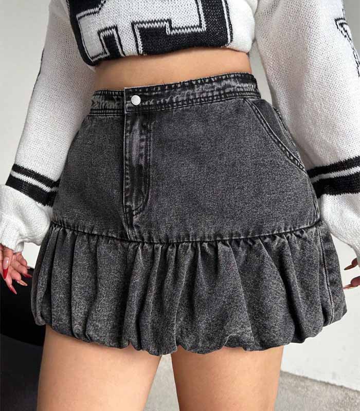 Black puffed short skirt