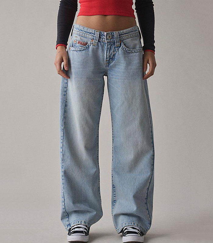 Women's Low-Rise Straight Leg Jeans - Light Blue Washed Denim Classic 5-Pocket Design Comfort Fit